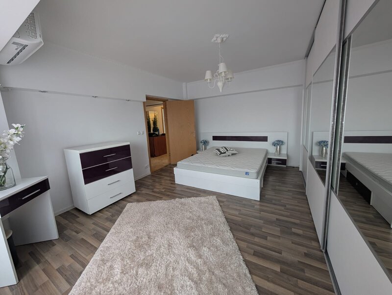 Libertatii, Piata Constitutiei, apartament 2 camere,